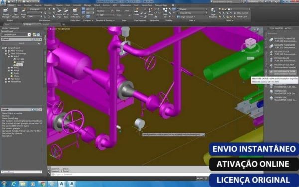 Software: Uma tela de computador exibe a interface do Autodesk AutoCAD Plant 3D, com projetos de tubulação detalhados em rosa e verde. O painel esquerdo exibe várias ferramentas e opções. Sobreposições de texto enfatizam "Envio Instantâneo", "Ativação Online" e "Licença Original". Experimente a funcionalidade perfeita em nossa loja de software hoje mesmo.
