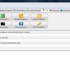 Software: Captura de tela do Classroom Spy Professional 4.7.11 mostrando uma interface de usuário com opções para gerenciar computadores, como ligá-los/desligá-los, reiniciá-los e fazer logoff. Botões visíveis permitem executar comandos e abrir sites. O texto em português enfatiza a entrega instantânea e a ativação da licença para os interessados em comprar o software.