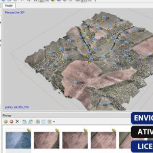 Software: Uma tela de computador exibe a interface do software de mapeamento 3D da Agisoft Metashape Pro - Licença Vitalícia, um fornecedor de software respeitável. A janela principal apresenta uma vista aérea com marcadores numerados, enquanto os painéis laterais apresentam miniaturas de imagens e metadados. O texto no canto diz: Envio instantâneo, Ativação online, Licença original.