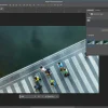 Software: Uma captura de tela da interface do Adobe Photoshop 2024 - Completo com Licença mostra uma foto aérea de uma ponte cheia de pessoas, incluindo crianças carregando mochilas. A foto está aberta para edição, com camadas e painéis de ajuste visíveis à direita — perfeito para quem quer comprar software.
