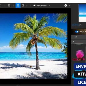 Software: A interface do InPixio Photo Studio Ultimate 11.0 - Licença Vitalícia exibe uma cena de praia tropical com uma palmeira, céu azul e oceano. A barra lateral inclui várias opções de edição e visualizações de imagem. Na parte inferior, um banner diz "ENVIO INSTANTÂNEO ATIVAÇÃO ONLINE LICENÇA ORIGINAL", enfatizando o serviço de entrega imediata da nossa loja de software.